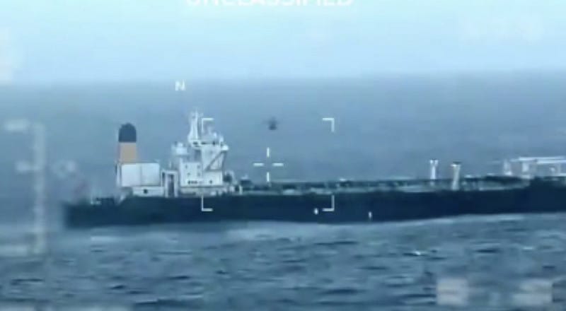  美國官員推測，「貝拉1號」被美方列為疑似在俄羅斯、伊朗與委內瑞拉之間運送石油的「影子艦隊」成員之一。 圖：翻攝自 X 