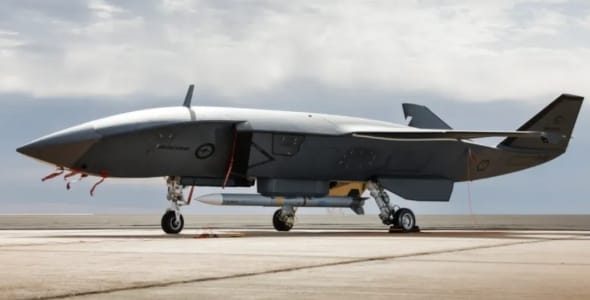  澳洲的MQ－２８Ａ無人僚機(CCA) 掛載 AIM-120 空空導彈。圖 : 翻攝自看航空 