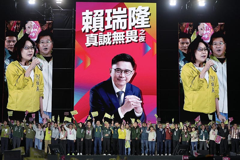 賴瑞隆4日傍晚於捷運鳳山西站旁空地舉辦「真誠無畏之夜」造勢活動。&nbsp;&nbsp;&nbsp;圖：賴瑞隆辦公室提供