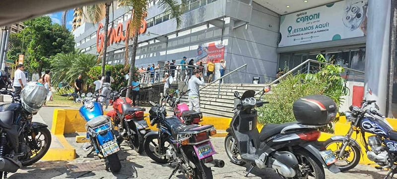 美軍3日攻擊委內瑞拉首都卡拉卡斯，轟炸軍事目標並將馬杜洛及其妻子帶往紐約受審。台商觀察當地未出現脫序情形。&nbsp;&nbsp;&nbsp;圖：委內瑞拉卡拉卡斯台商劉先生提供