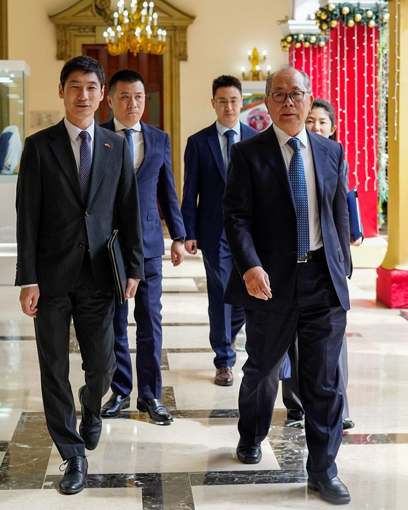  拉美特使邱小琪代表率領一個中共代表團和馬杜洛會面，談論如何加強雙邊關係，審查涵蓋能源、貿易、政治等領域的現有600多項協議，並重申對馬杜洛的支持。 圖：翻攝自 X 