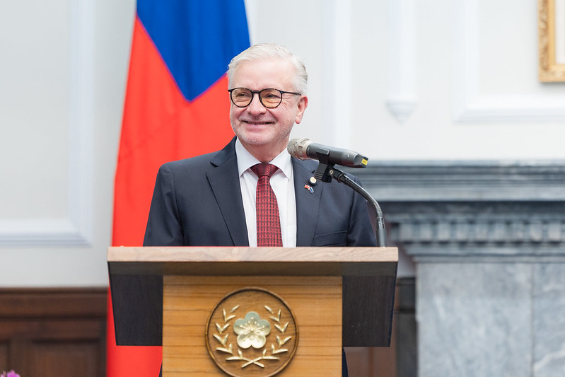  歐洲議會友台小組主席凱勒（Michael Gahler）譴責中國軍演。 圖：總統府提供 