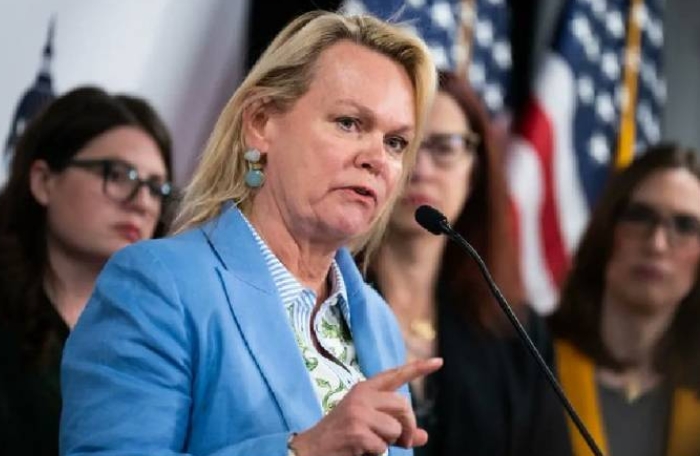 美國眾議員艾波蘿·狄蘭妮呼籲就美軍逮捕馬杜洛一事對川普提出彈劾案。&nbsp;&nbsp;&nbsp;圖 : 翻攝自X / Nexta