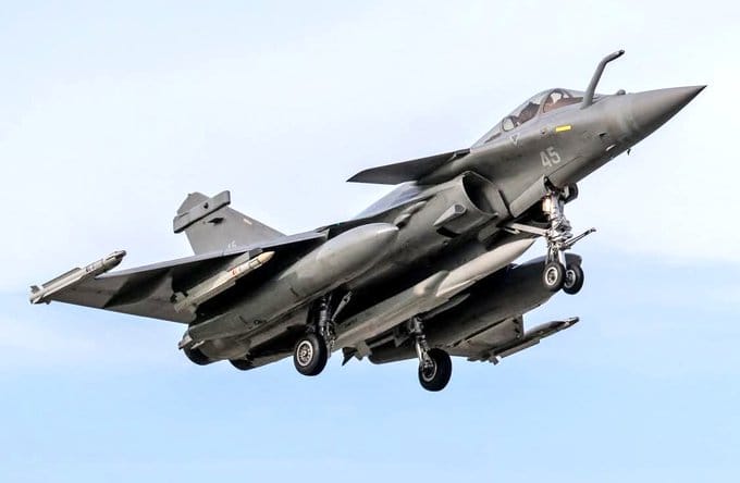 伊拉克也積極推動軍隊的升級，準備與法國展開談判，採購 14 架「飆風」戰鬥機。圖為飆風戰鬥機。&nbsp;&nbsp;&nbsp;圖：翻攝自 @Defence_Index X 帳號