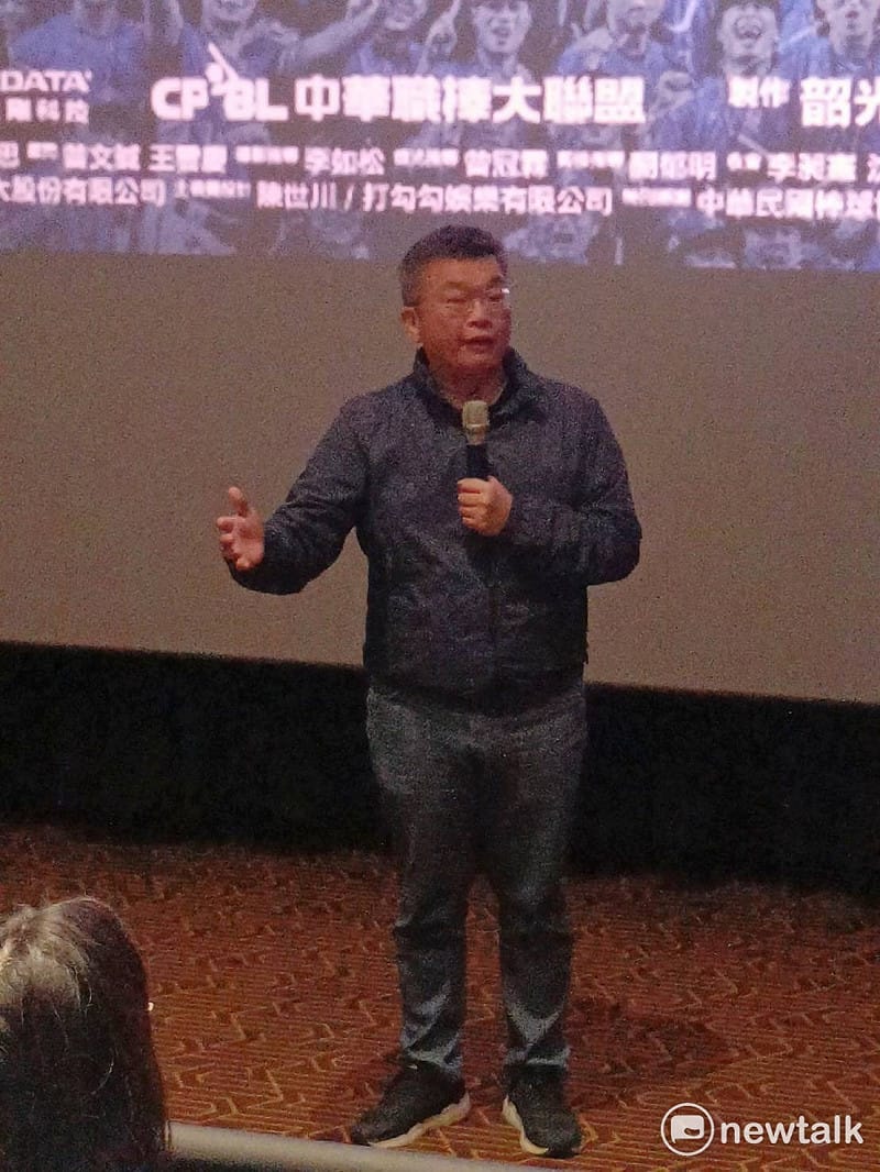 蔡其昌說：「你只要跟他們一樣再堅持一下，或許你很快就可以看到隧道外的陽光。」&nbsp;&nbsp;&nbsp;圖：唐復年/攝