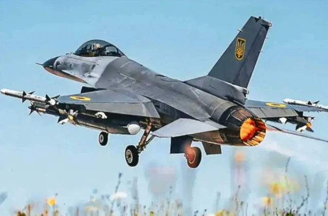 自 2024 年 8 月首批 F-16 投入戰場以來，主要任務集中於攔截巡航飛彈與攻擊型無人機。 圖:翻攝自寰球戰略解讀