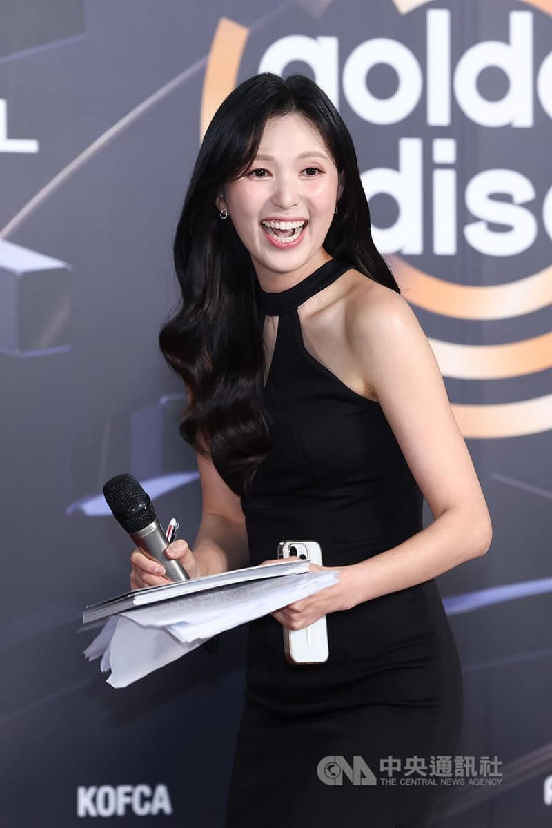 韓國音樂圈年度盛事「金唱片」第40屆頒獎典禮，由JTBC主播金夏恩（圖）扛起主持棒。&nbsp;&nbsp;&nbsp;圖 : 中央社/提供