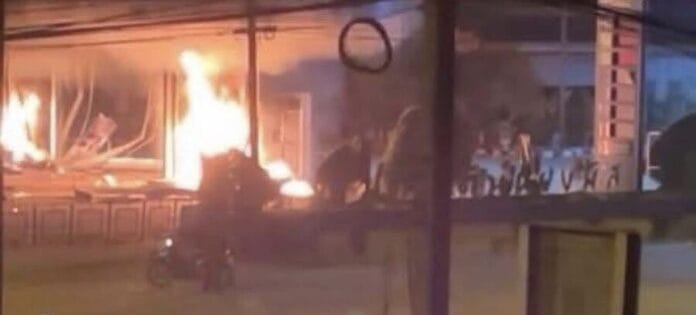 據報導，陶公府共有 5 起爆炸事件，分別發生於昭艾隆、查納、蘭艾、萬縣與素艾哥洛縣。&nbsp;&nbsp;&nbsp;圖：翻攝自@KhaosodEnglish