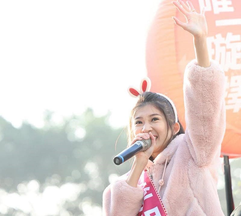 李明璇曾在2024年立委選戰中與賴瑞隆交手。&nbsp;&nbsp;&nbsp;圖：翻攝李明璇臉書