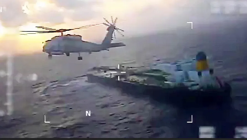 美軍根據聯邦搜查令登上「貝拉一號」船後，查獲到違規運輸的俄羅斯原油、高達 1.5 噸的黃金與巨額現金。&nbsp;&nbsp;&nbsp;圖：翻攝自 X