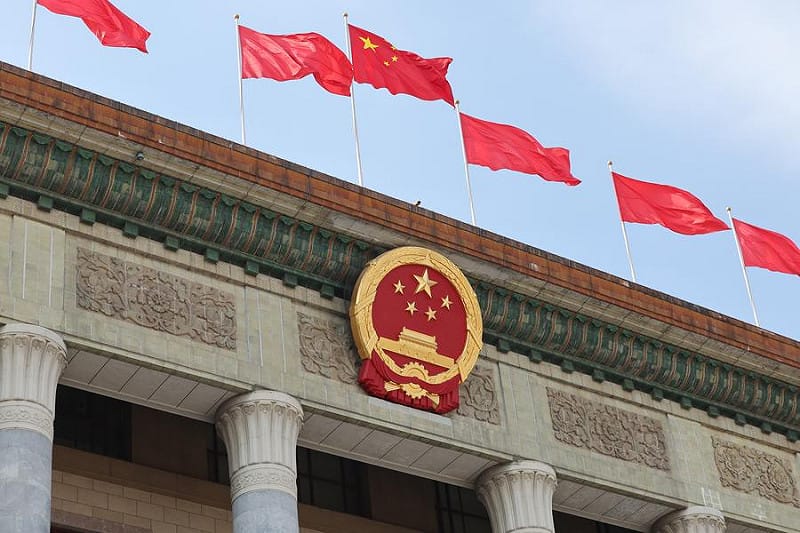 中國政府要求中國遠洋海運集團（Cosco）在相關管理公司中擁有多數股權和否決權，阻礙交易進行。&nbsp;&nbsp;&nbsp;圖 : 翻攝自X帳號@XHNews