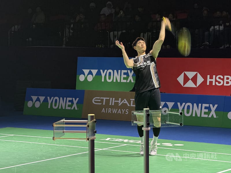 台灣羽球好手林俊易（如圖）今天在印度公開賽4強戰不斷逼對手跟他正面對決，最後在力戰3局後獲勝闖進冠軍賽。中央社記者李晉緯新德里攝　115年1月17日&nbsp;&nbsp;&nbsp;