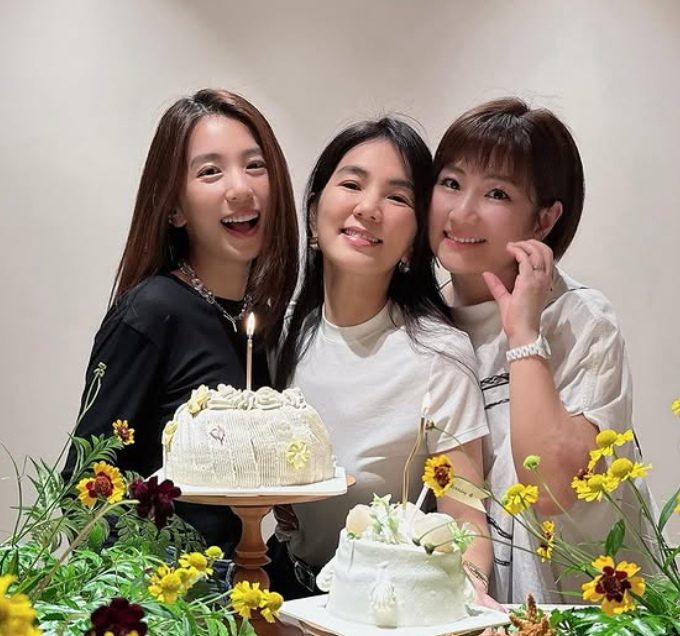 S.H.E與華研唱片的合約在2018年到期後不再續約，全員單飛不解散。&nbsp;&nbsp;&nbsp;圖：翻攝自Ella IG