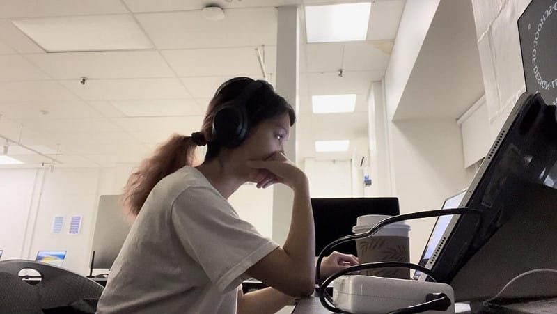 台灣視覺與動態設計師顏寧為串流巨頭Netflix設計並製作電影感片頭與動態影像，強化視覺敘事效果。&nbsp;&nbsp;&nbsp;圖：顏寧提供