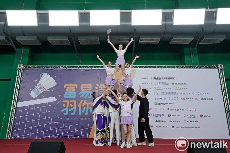 熱鬧的啦啦隊開場表演。&nbsp;&nbsp;&nbsp;圖：唐復年/攝