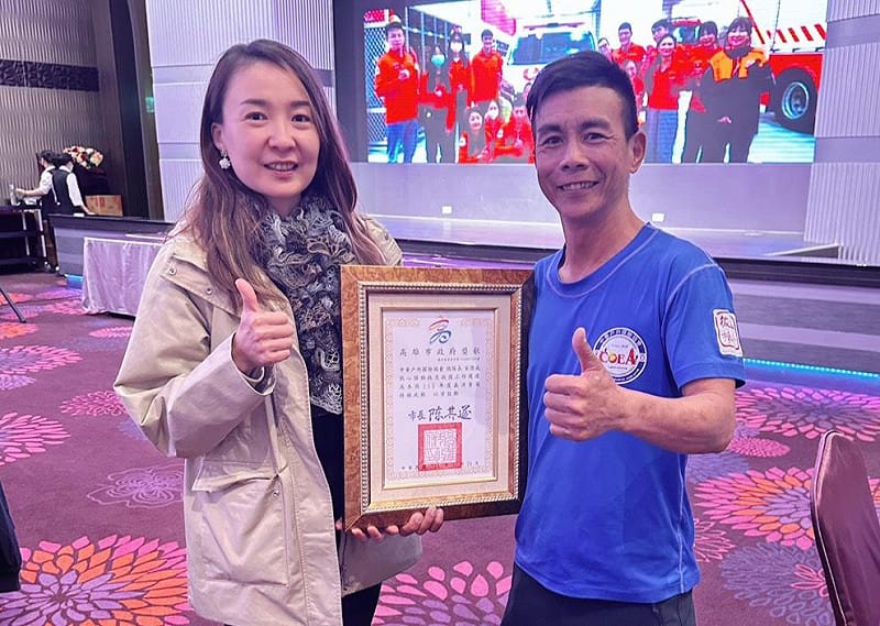 宋德威(右)與核心搜救隊員陳佩琪(左)。&nbsp;&nbsp;&nbsp;圖：雲豹工作隊/提供