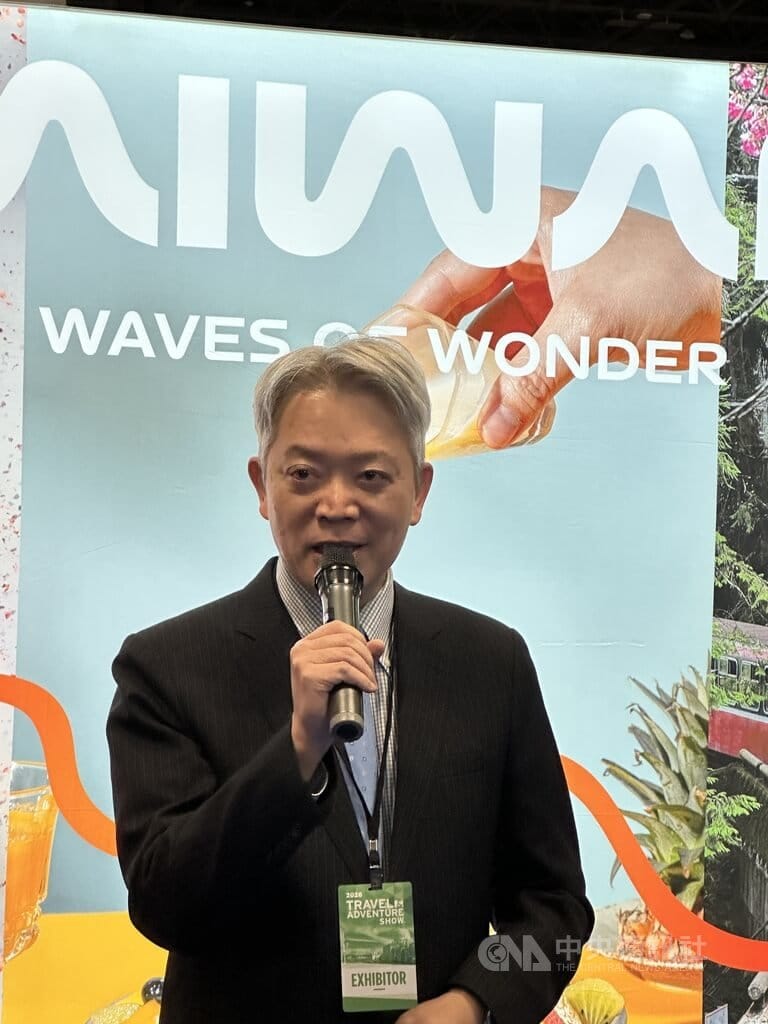 駐紐約辦事處長李志強在2026紐約旅遊冒險展促銷台灣旅遊。 &nbsp;&nbsp;&nbsp;圖/中央社