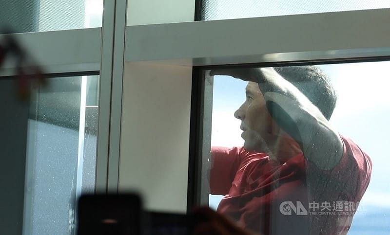 霍諾德徒手攀爬台北101，許多民眾守候在89樓觀景台為他加油打氣。中央社記者張新偉攝　115年1月25日&nbsp;&nbsp;&nbsp;