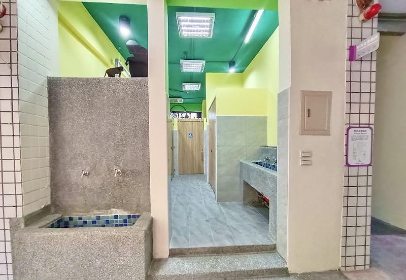 校方對廁所進行全面修繕。&nbsp;&nbsp;&nbsp;圖：高雄市教育局/提供