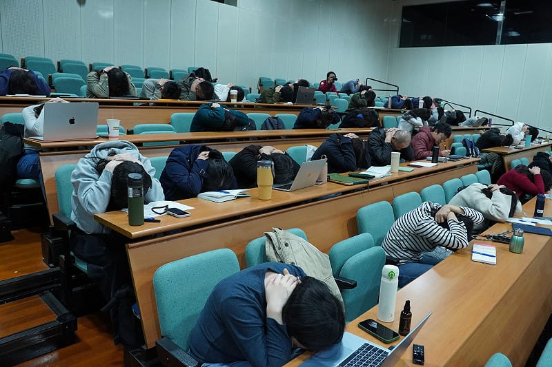 「趴、掩、穩」動作實作。&nbsp;&nbsp;&nbsp;圖：內政部提供