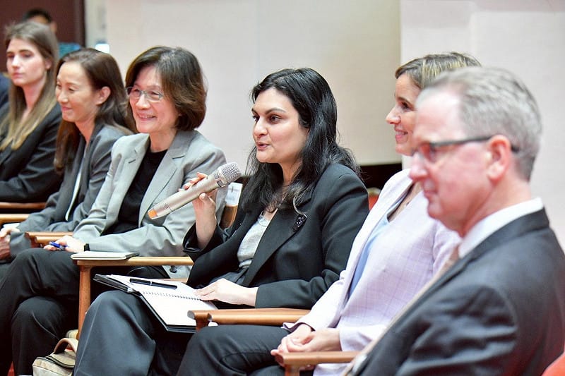 行政院長卓榮泰27日接見美台商會主席柯拉克、會長韓儒伯訪團一行。&nbsp;&nbsp;&nbsp;圖：行政院提供