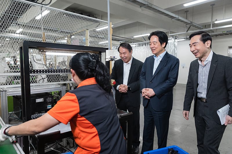  賴清德前往台中神岡的伯鑫工具，展開產業傾聽拜訪之旅。 圖：總統府提供 
