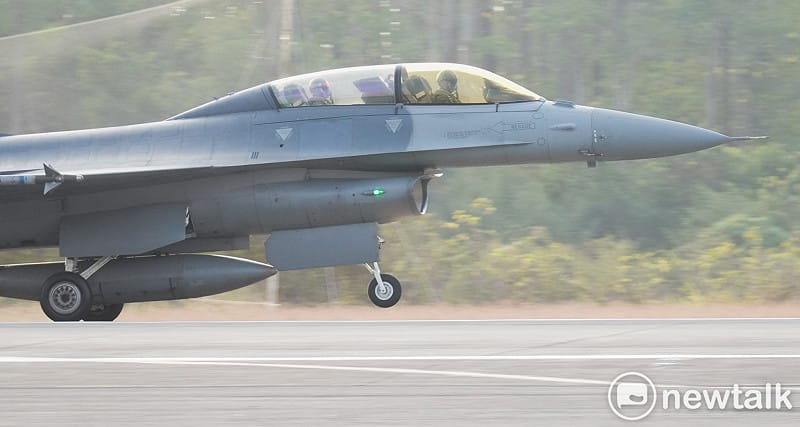 空軍第四戰術戰鬥機聯隊進行六分鐘緊急起飛演練。&nbsp;&nbsp;&nbsp;圖：張良一/攝