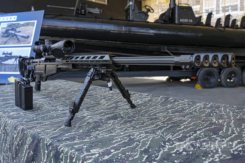 國防部國軍春節加強戰備媒體邀訪29日進入第3天，現場展示出TX112重型狙擊槍，具有遠距離精準打擊能力，有效射程約2000公尺。中央社記者鄭清元攝　115年1月29日&nbsp;&nbsp;&nbsp;