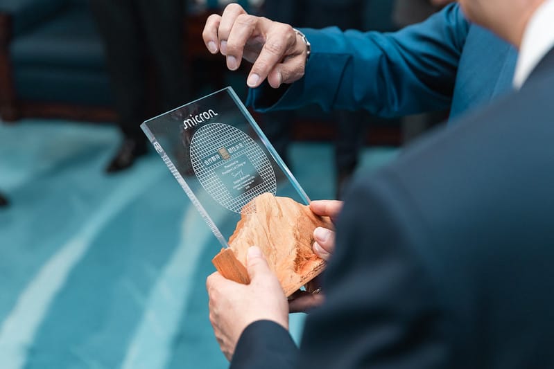 賴清德接見美光科技總裁暨執行長梅羅特拉（Sanjay Mehrotra）。&nbsp;&nbsp;&nbsp;