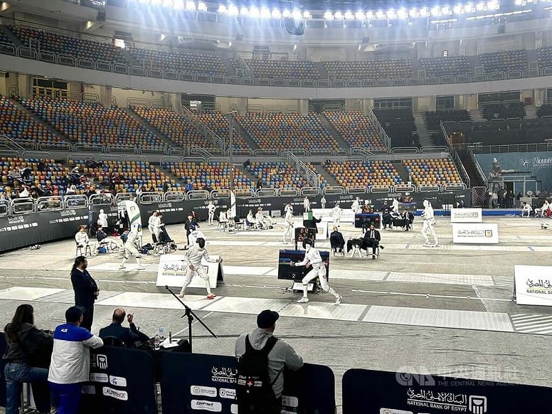 國際擊劍總會舉辦2026青少年銳劍世界盃巡迴賽，1月29日至2月1日在埃及進行第4站賽事。圖為開羅國際體育場比賽現場。中央社記者施婉清開羅攝 115年2月1日&nbsp;&nbsp;&nbsp;