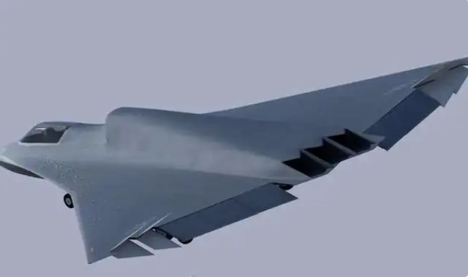 「南六代」原型機體型明顯大於現役殲-20 戰機，最大起飛重量推估可能超過 40 噸級，並採用三引擎配置以滿足推力需求。 圖:翻攝自海事先鋒