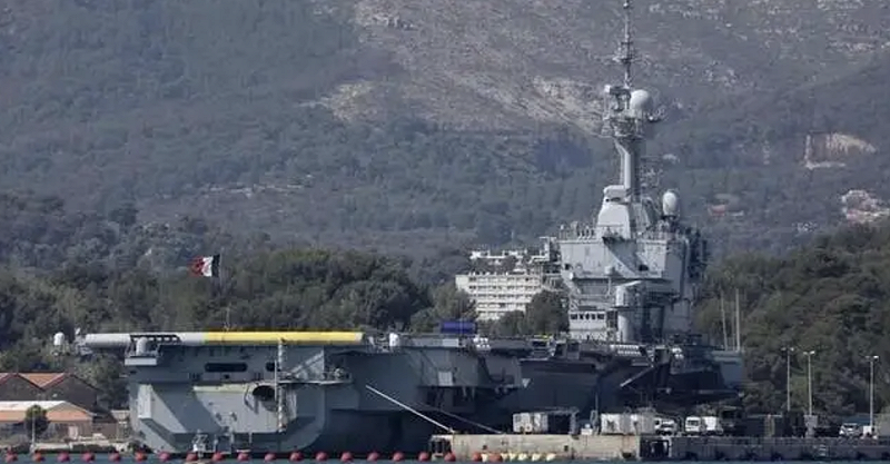 法國現役核動力航母「戴高樂號」自1990年代服役以來，多次出現技術故障，預計於2038年前後退役。&nbsp;&nbsp;&nbsp;圖：翻攝自 騰訊網 空天力量