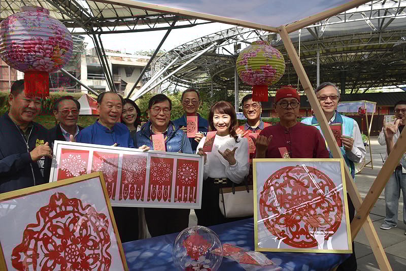 園區有免費的「迎春接福 福貼拓印」親子DIY。&nbsp;&nbsp;&nbsp;圖：孫家銘攝