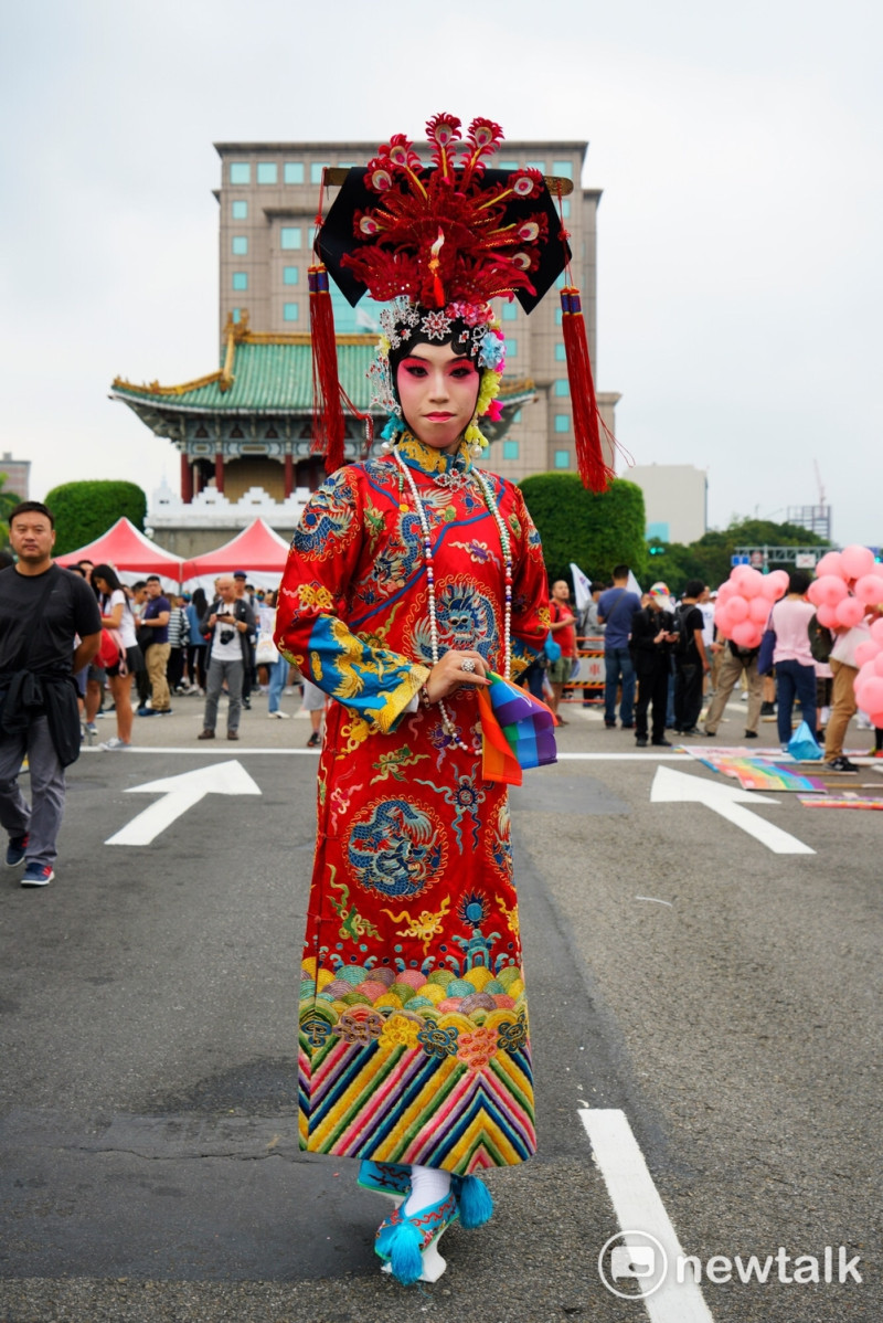 亞洲規模最大的2017同志大遊行。古代宮廷裝扮。   圖：張良一/攝