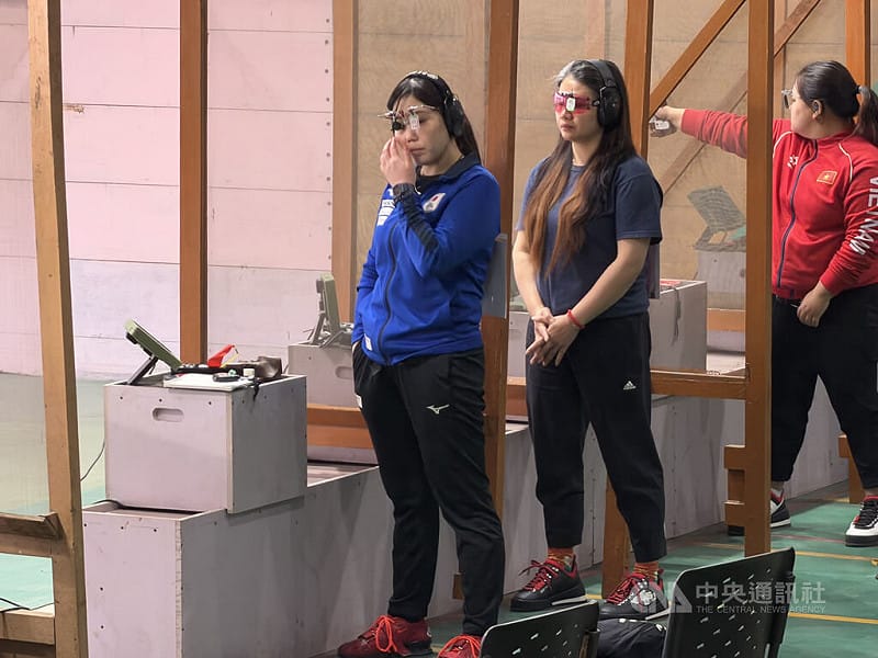 台灣射擊代表隊在2026亞洲步槍/手槍錦標賽奪下女子25公尺手槍團體賽銀牌，田家榛（中）的個人成績則排在第5。中央社記者李晉緯新德里攝　115年2月9日&nbsp;&nbsp;&nbsp;