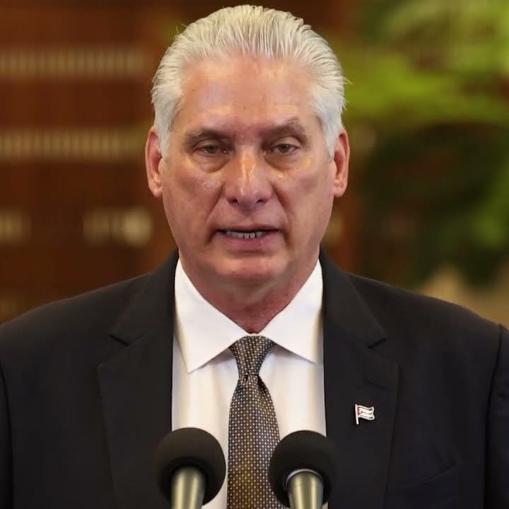 X 帳號 @rkmtimes 表示，美國達美航空正準備抓捕古巴領導人。 圖: 翻攝自X帳號@rkmtimes