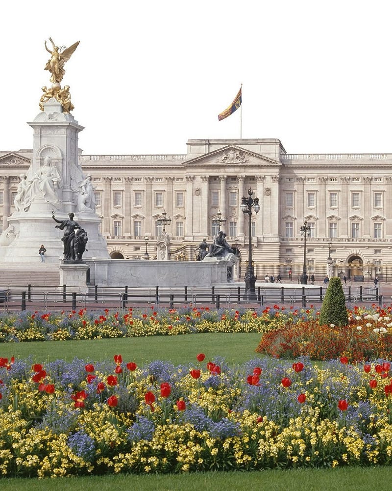 英國方面，白金漢宮發言人於週一代表查爾斯國王發表正式聲明指出，國王已透過「言語與前所未有的行動」表明對相關指控的嚴正態度，並再次強調對所有受害者的同情與支持。 圖:翻攝自X帳號@visitlondon