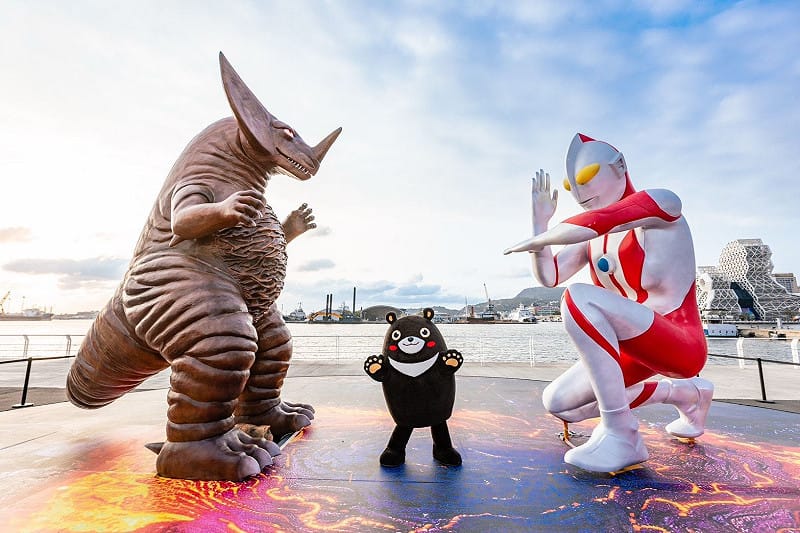 高雄冬日遊樂園設施豐富，超人力霸王現身港都守護民眾。&nbsp;&nbsp;&nbsp;圖：高雄市觀光局/提供