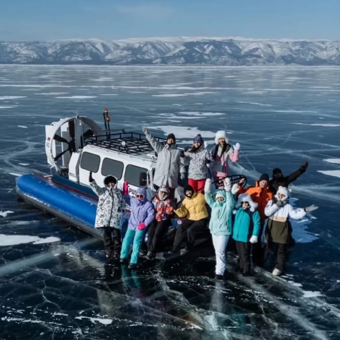 俄羅斯貝加爾湖冰上遊的汽艇。&nbsp;&nbsp;&nbsp;圖 : 翻攝自極目新聞