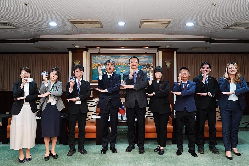 羅達生(中)率市府團隊迎接八王子市訪團。&nbsp;&nbsp;&nbsp;圖：高雄市行國處/提供