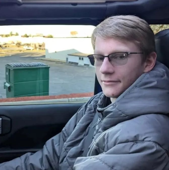 媒體報導帶槍闖入海湖莊園的南子奧斯丁·馬丁。&nbsp;&nbsp;&nbsp;圖 : 翻攝自新民晚報