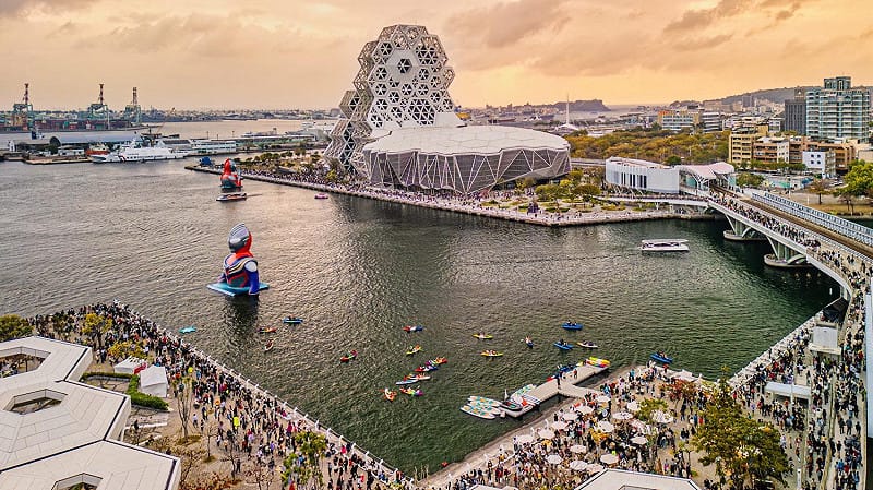 高雄冬日遊樂園成功吸引民眾湧入愛河灣及高雄港16至18號碼頭。&nbsp;&nbsp;&nbsp;圖：高雄市觀光局/提供