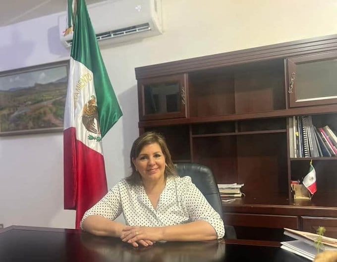 古斯塔沃·羅慕洛·薩拉斯·查韋斯在記者會上證實,她的兒子於攻擊中喪生。 圖:翻攝自X帳號@LPX2019 古斯塔沃·羅慕洛·薩拉斯·查韋斯在記者會上證實,她的兒子於攻擊中喪生。 圖:翻攝自X帳號@LPX2019