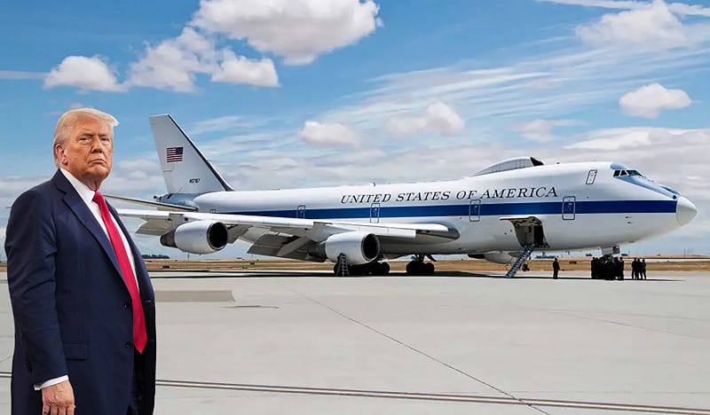 美軍代號「守夜者」的 E-4B 空中指揮機（俗稱末日戰機） 於昨（24）日已飛往安德魯斯空軍基地待命。&nbsp;&nbsp;&nbsp;圖：翻攝自 X