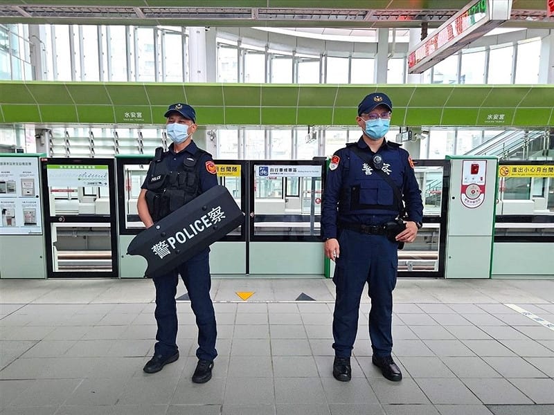 台中市政府1999市民專線24日收到網友留言指，在中捷車站及列車安裝爆裂物，警方獲報後不敢大意，經清查後確認為虛驚一場，後續將持續巡查以維護安全。（中捷公司提供）&nbsp;&nbsp;&nbsp;