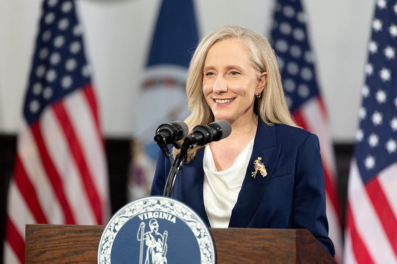 民主黨方面由維吉尼亞州州長阿比蓋爾·斯潘伯格發表官方回應。 圖:達志影像/路透社