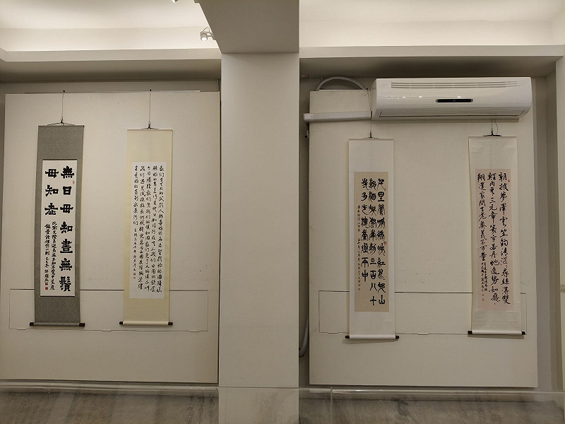 「學而書會」自今日起至3月26日在明宗書法藝術館盛大舉辦「道法自然  2026學而書會聯展」，該會集結大台南地區知名書法家，每次聯合展出各家力作，各界莫不引頸期盼。&nbsp;&nbsp;&nbsp;圖：黃博郎／攝