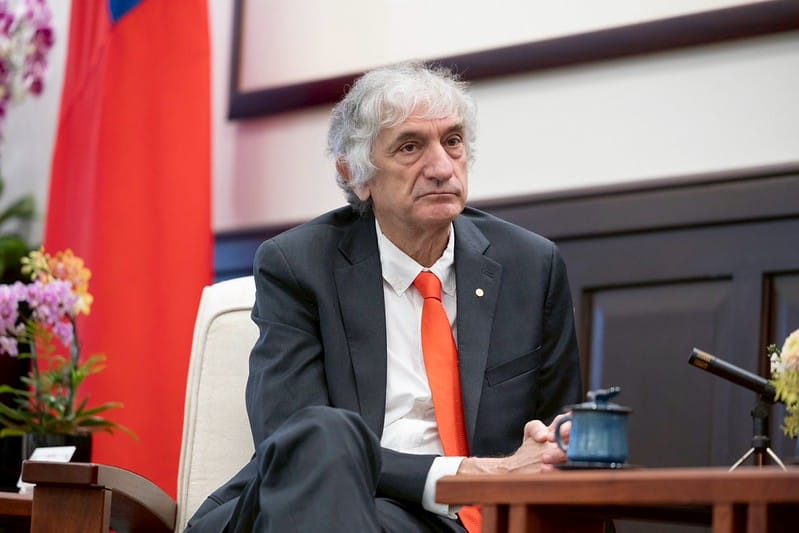 2025年諾貝爾物理學獎得主約翰.馬汀尼斯(John M. Martinis)博士 圖:總統府提供 2025年諾貝爾物理學獎得主約翰.馬汀尼斯(John M. Martinis)博士 圖:總統府提供