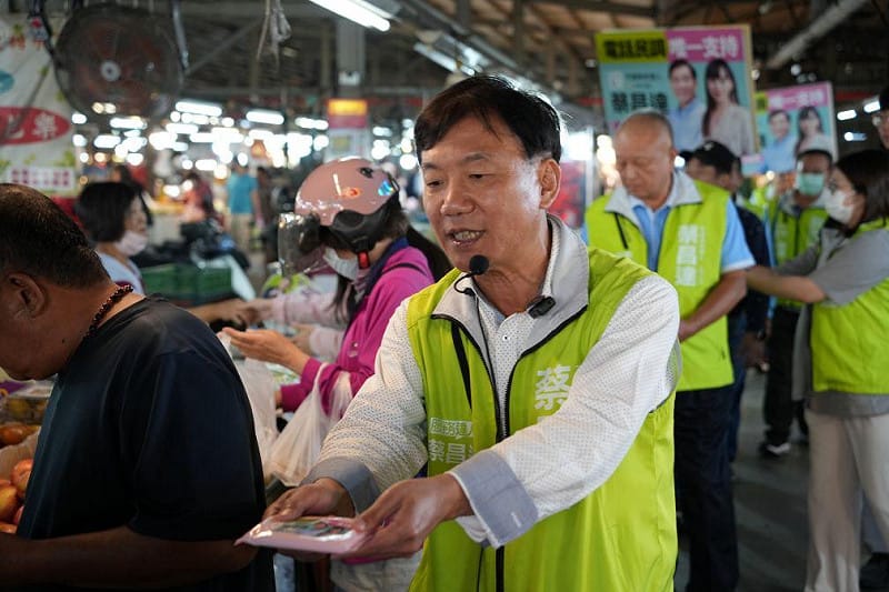蔡昌達與團隊持續累積基層服務網絡。&nbsp;&nbsp;&nbsp;圖：孫家銘翻攝