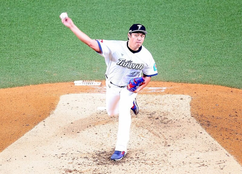 台灣隊先發投手鄭浩均（圖）總計用58球投2.2局，被敲1支安打，投出3次三振、3次四壞保送，失掉2分責失分。中央社記者張新偉攝　115年2月26日&nbsp;&nbsp;&nbsp;